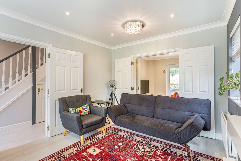 Property photo 3 of 17