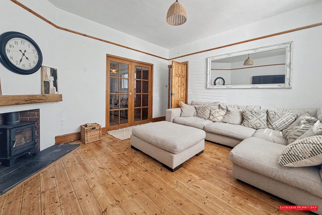 Property photo 2 of 36
