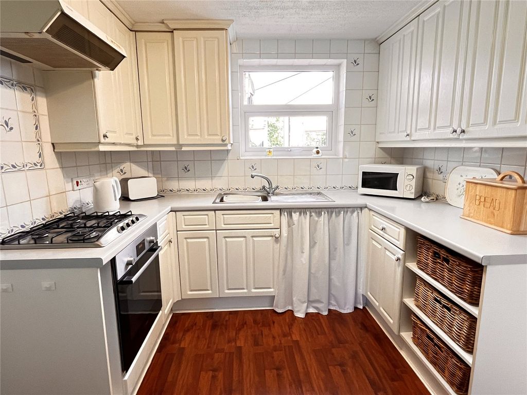 Property photo 2 of 17 Picture No. 12