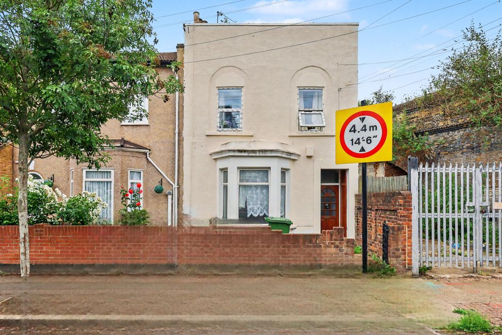 Property photo 1 of 10 Ground Floor Flat, 28 Bignold Road, London, E7 0Ex