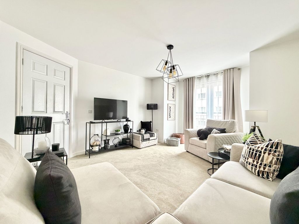 Property photo 3 of 20