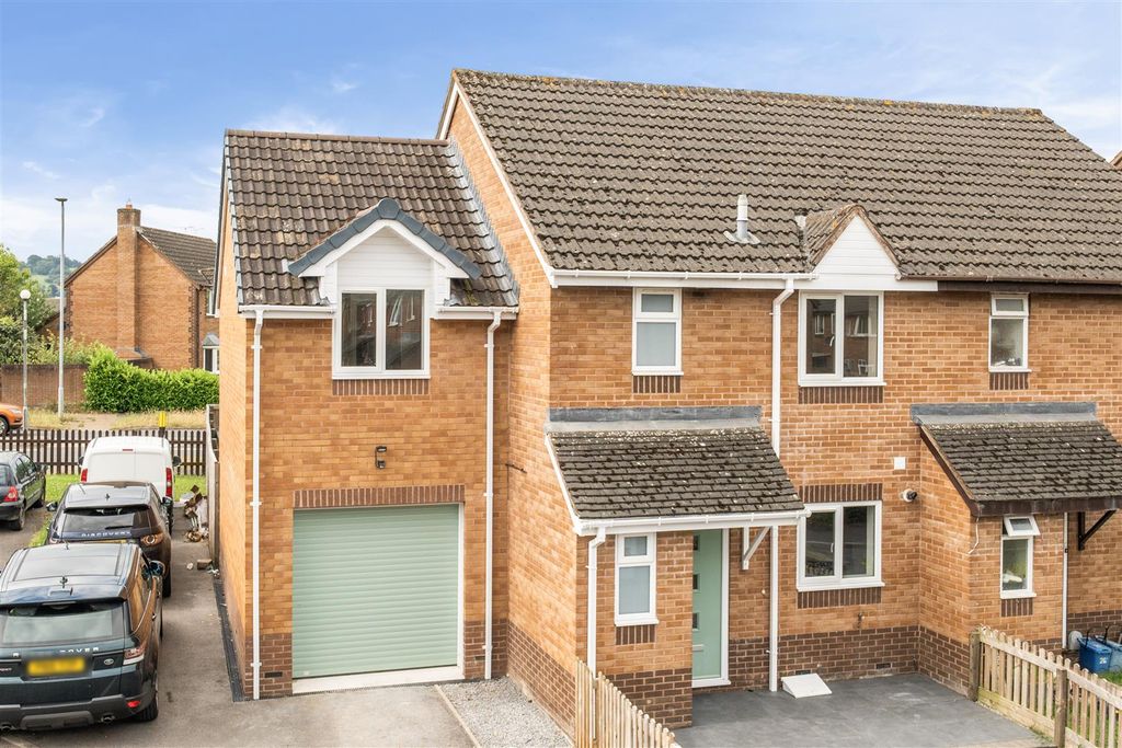 Property photo 1 of 13 1