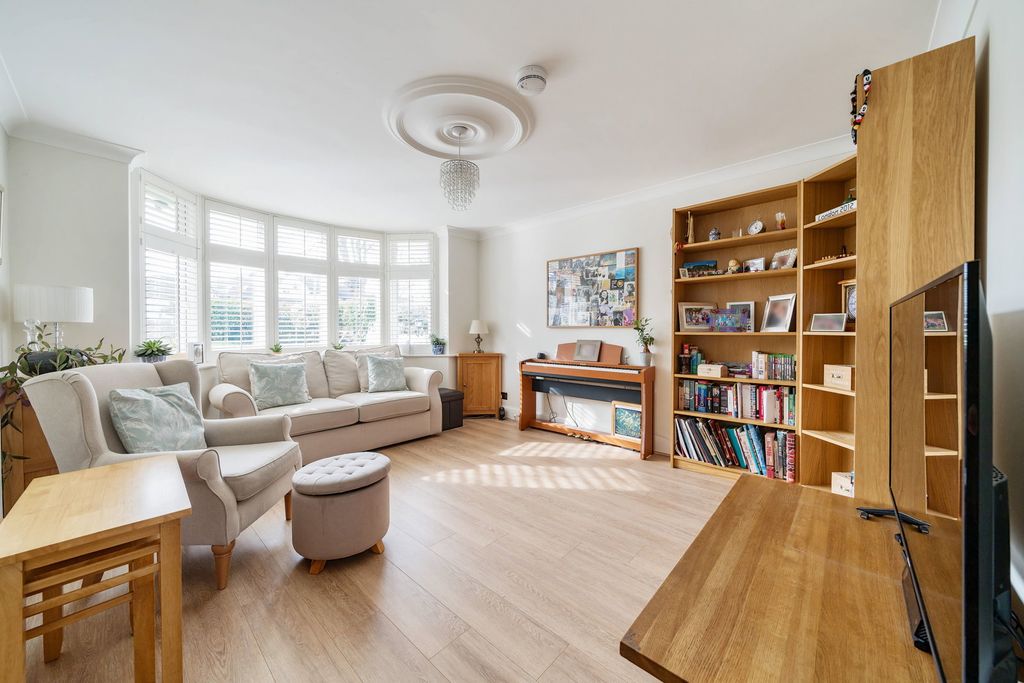 Property photo 3 of 18