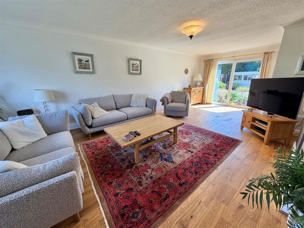 Property photo 3 of 18