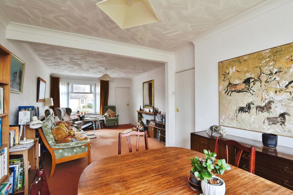 Property photo 2 of 17 Photo