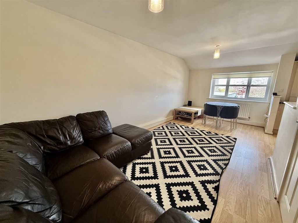 Property photo 2 of 10 Lounge/Dining/Kitchen