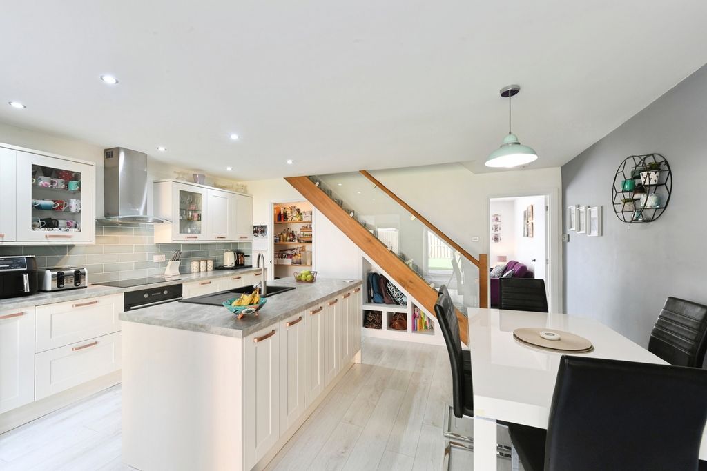Property photo 2 of 20 Pbox-Img.Jpg
