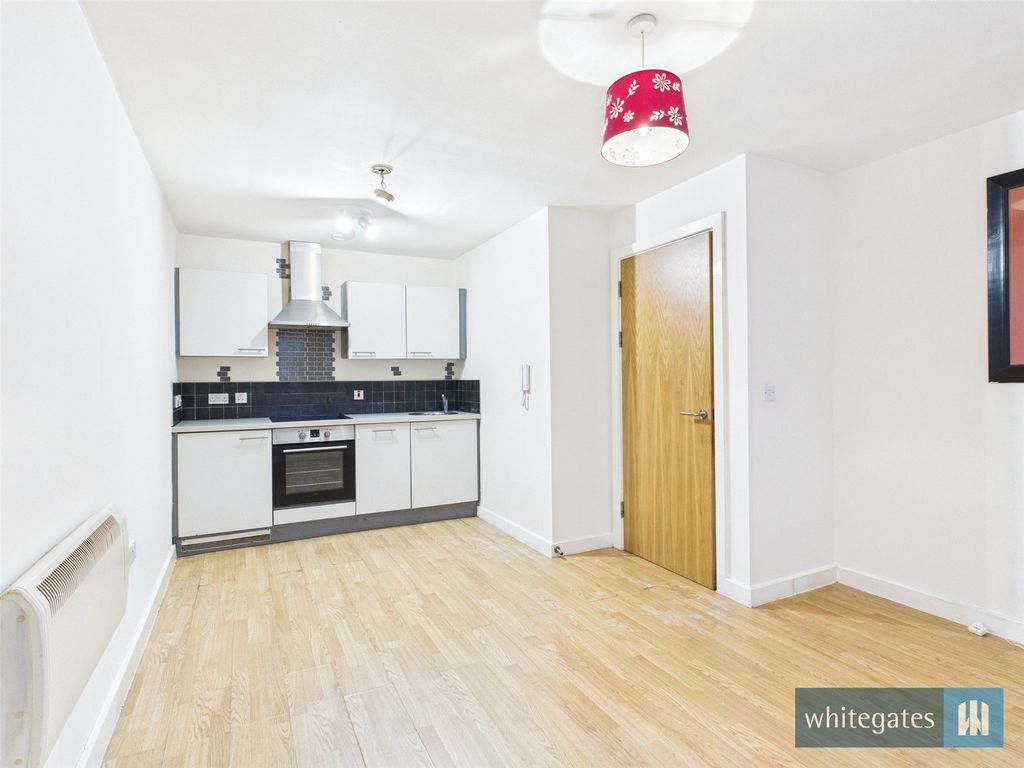 Property photo 3 of 7 Picture No. 12