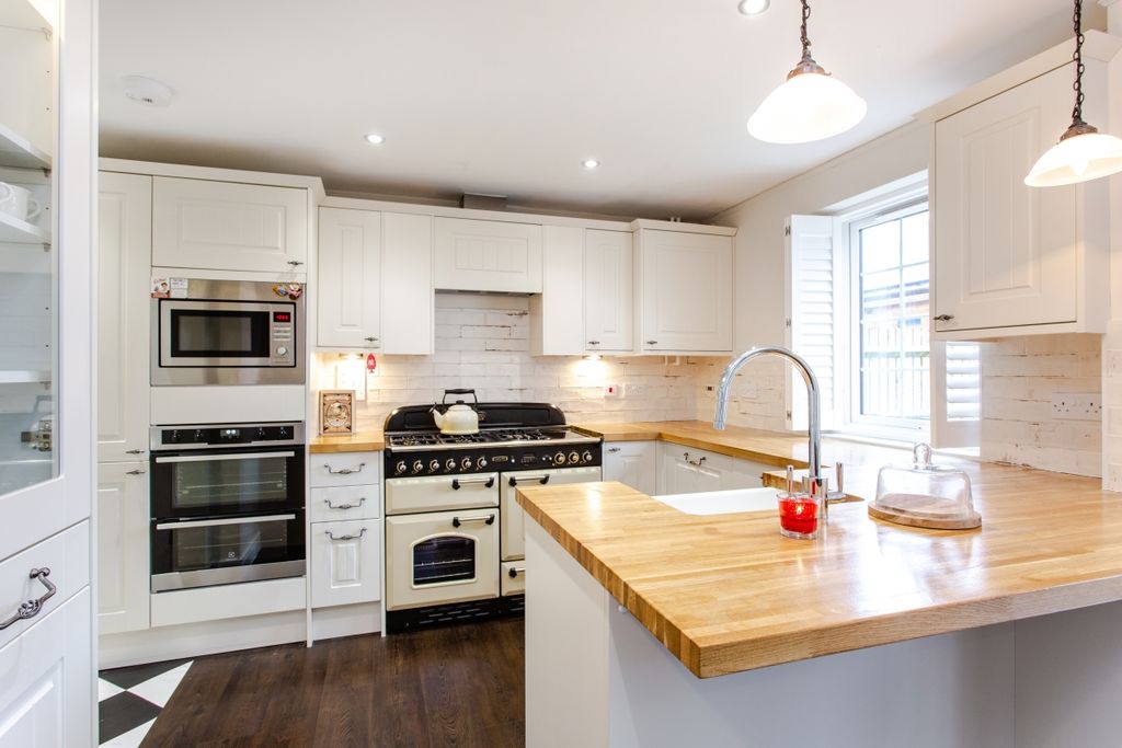 Property photo 2 of 16 Image