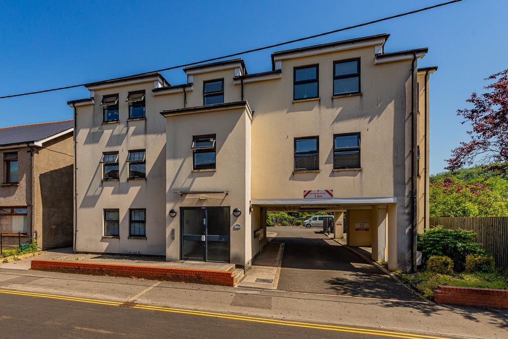 Property photo 1 of 10 C Station Mews (14 Of 15).Jpg