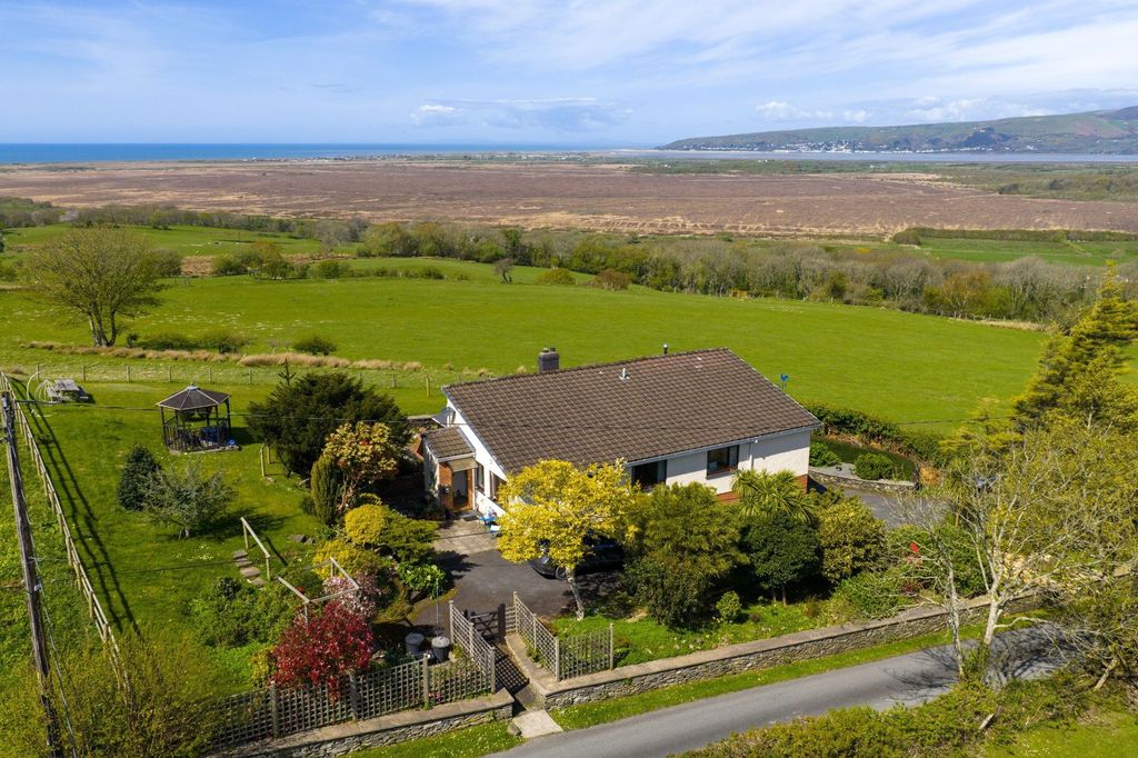 Property photo 2 of 33 33