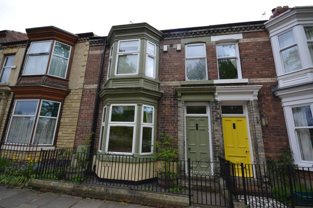 Property photo 1 of 7 Front (Exterior)