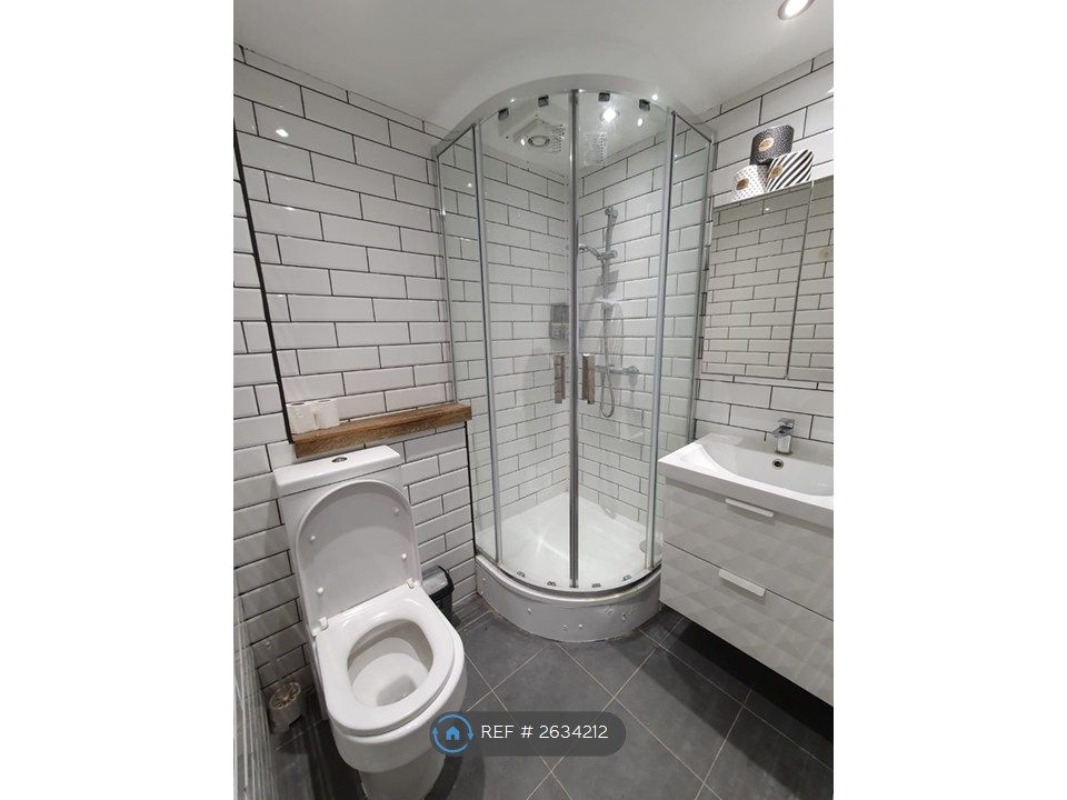 Property photo 3 of 4 Bathroom