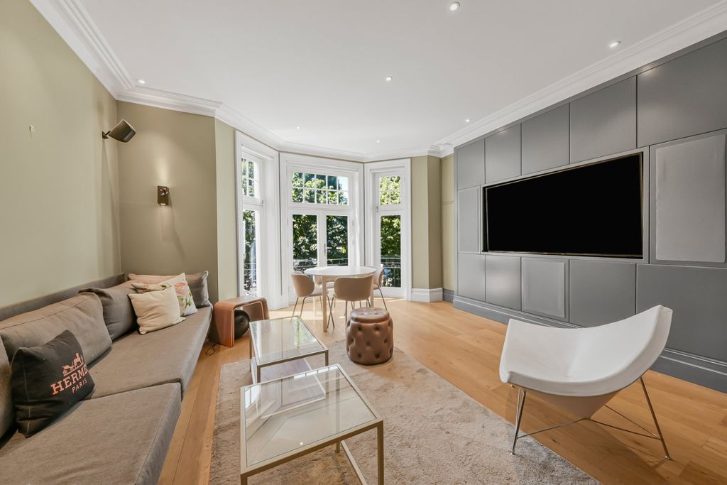 Property photo 1 of 11 Reception