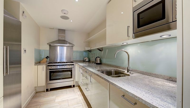 Property photo 3 of 8 Kitchen