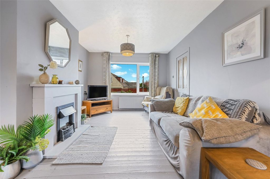 Property photo 2 of 14 Living/Dining Room