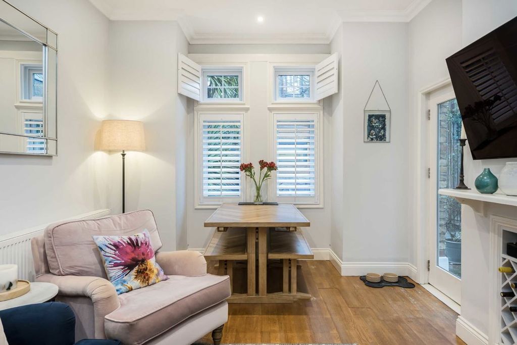 Property photo 3 of 9