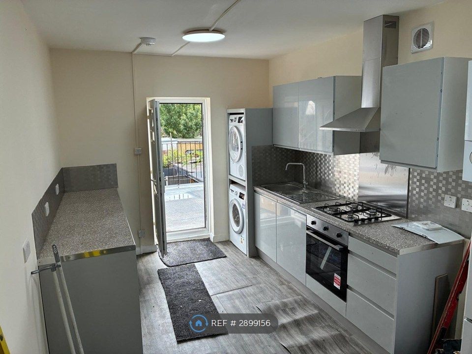 Property photo 1 of 8 Kitchn/Diner