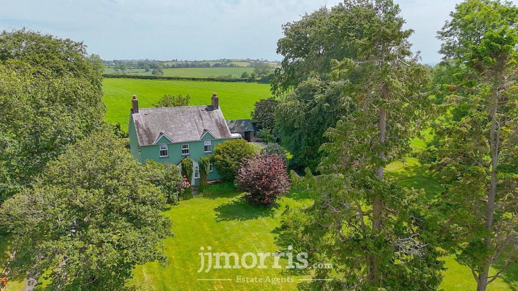 Property photo 1 of 50