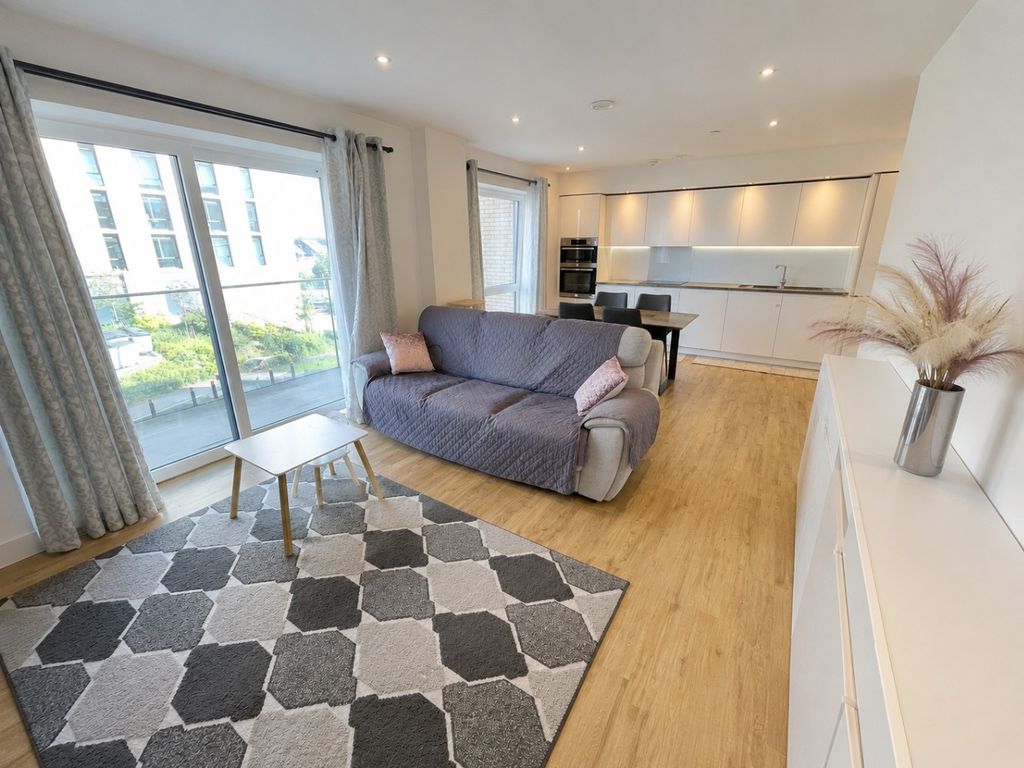 Property photo 2 of 8 4091722