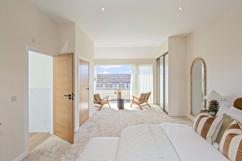 Property photo 2 of 24 5081982