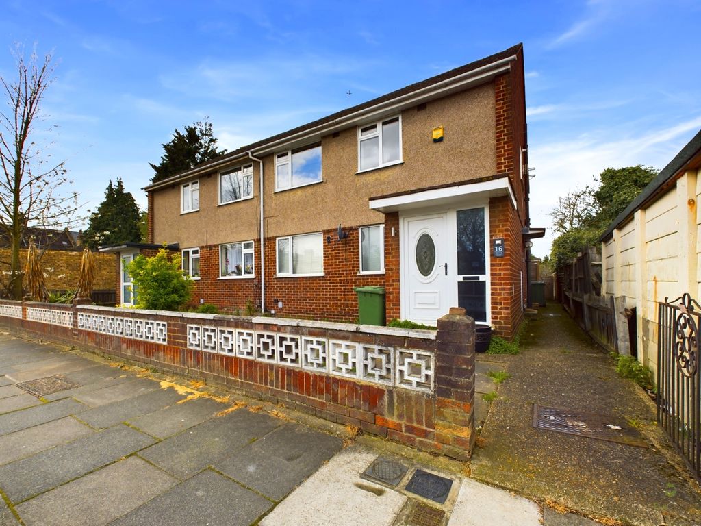 Property photo 1 of 10 Cam03418G0-Pr0039-Still011