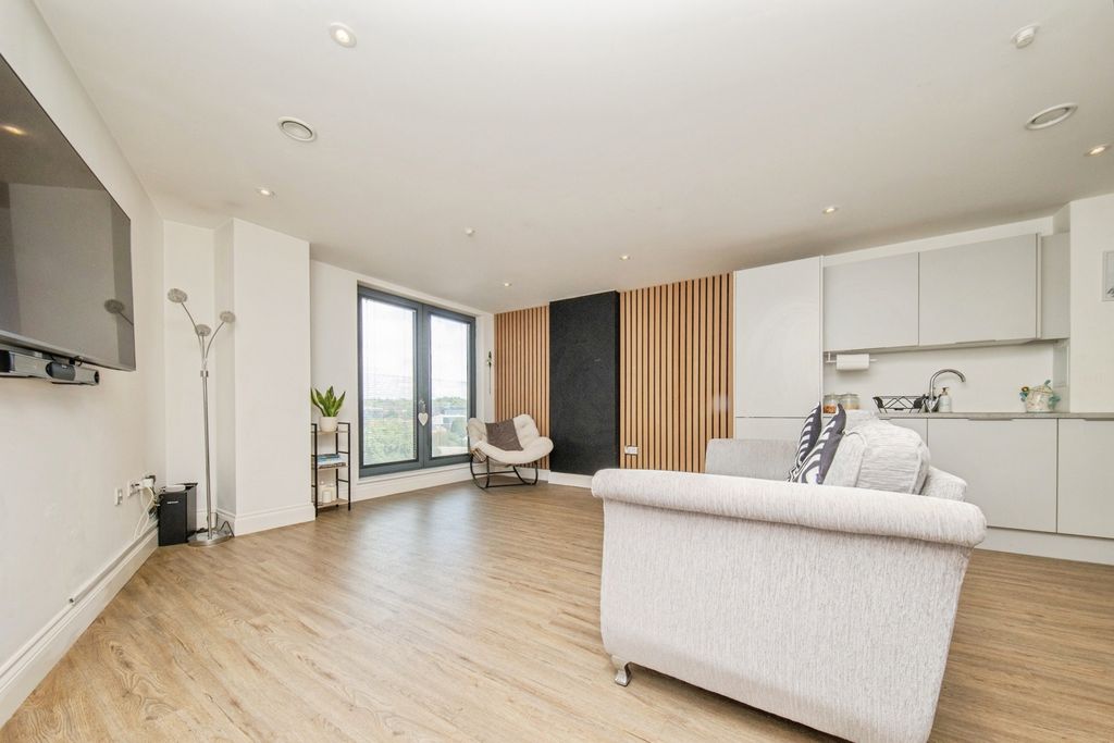 Property photo 3 of 12 Pbox-Img.Jpg