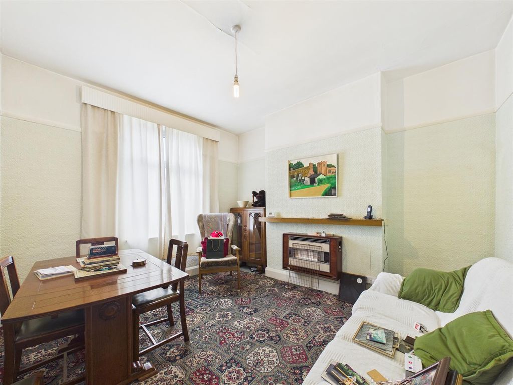 Property photo 2 of 27 Cam03604G0-Pr0282-Still006.Jpg