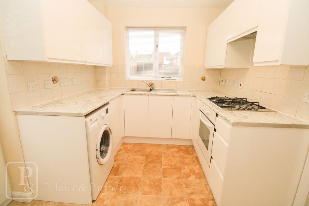 Property photo 3 of 13 Kitchen