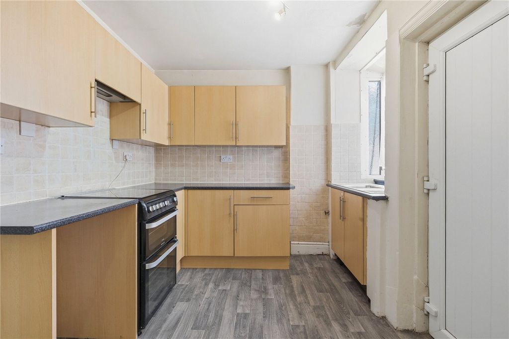 Property photo 3 of 15 Kitchen