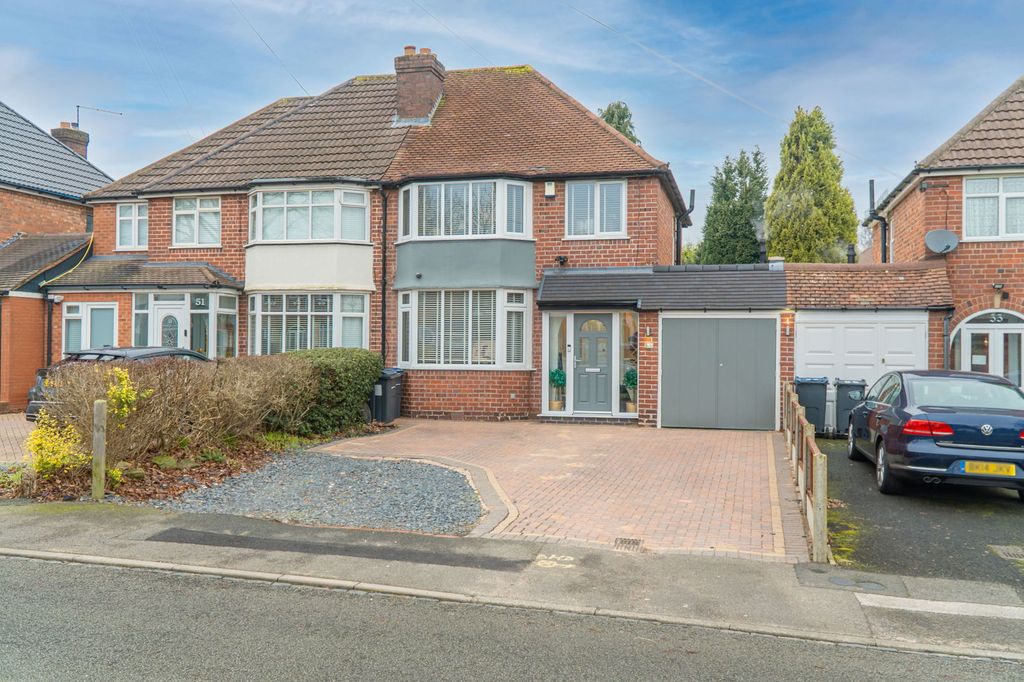 Property photo 3 of 38