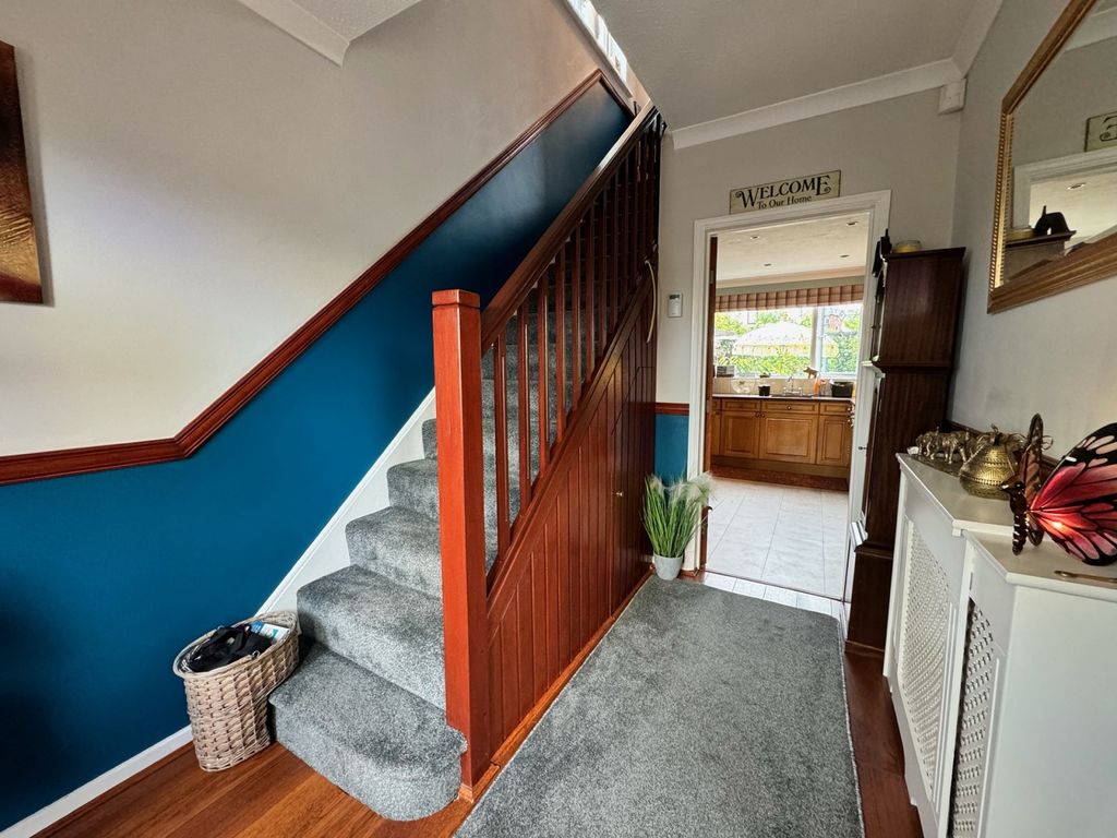 Property photo 3 of 27 Hallway