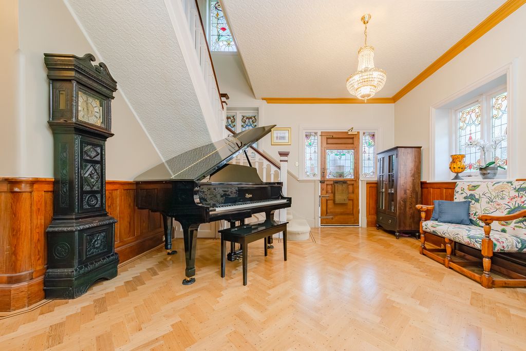 Property photo 3 of 30