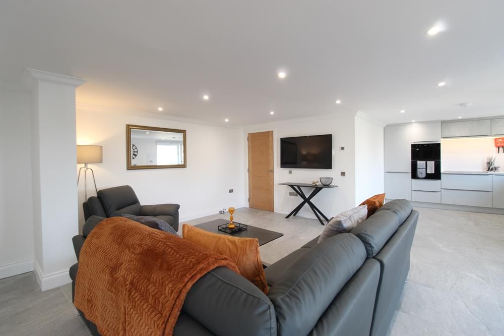 Property photo 3 of 6 Lounge 1.2