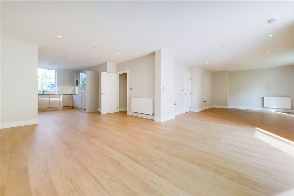 Property photo 3 of 11 Picture No. 19
