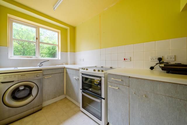 Property photo 3 of 21 Kitchen