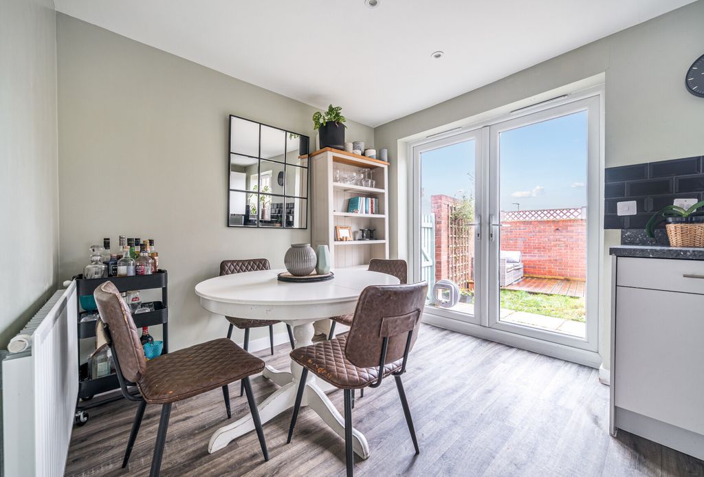 Property photo 1 of 16 Kitchen/Diner