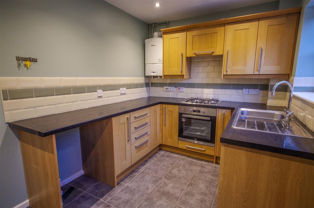 Property photo 2 of 8 Kitchen