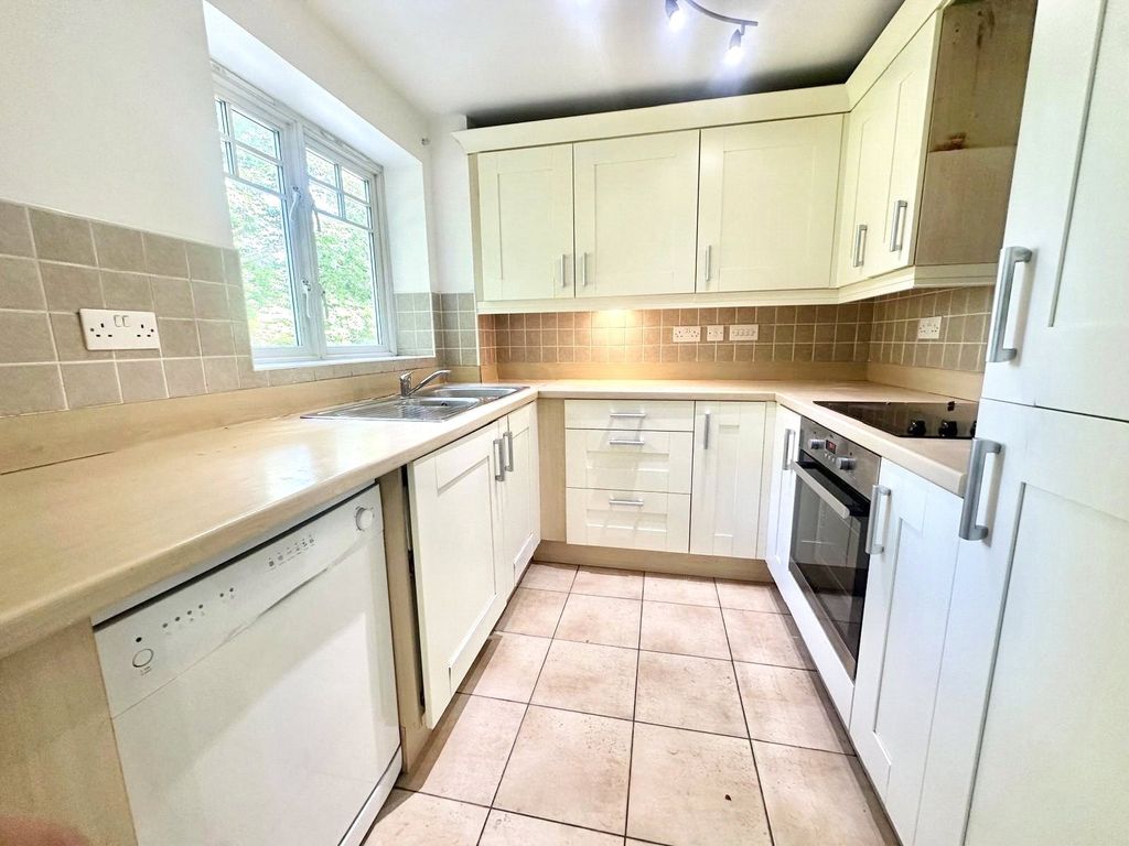 Property photo 1 of 6 Picture No. 15
