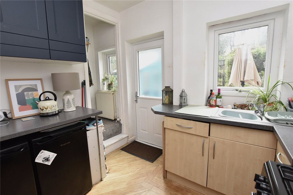 Property photo 2 of 16 Kitchen