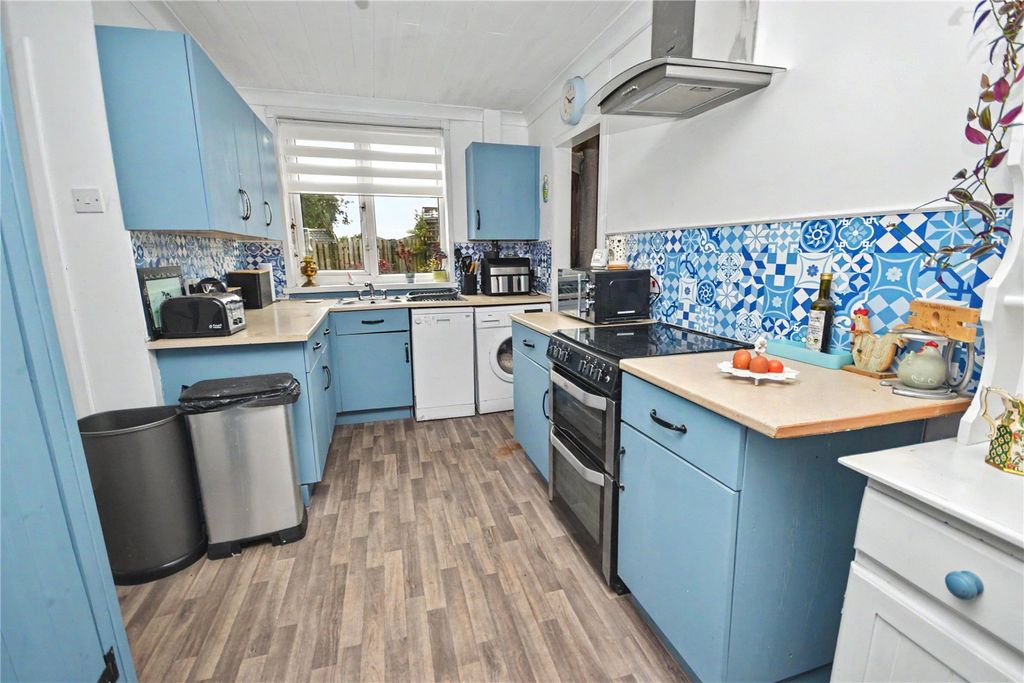 Property photo 3 of 13 Picture No. 10