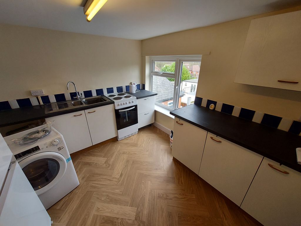 Property photo 3 of 7 Kitchen