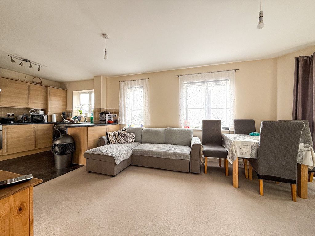 Property photo 3 of 8 4804657