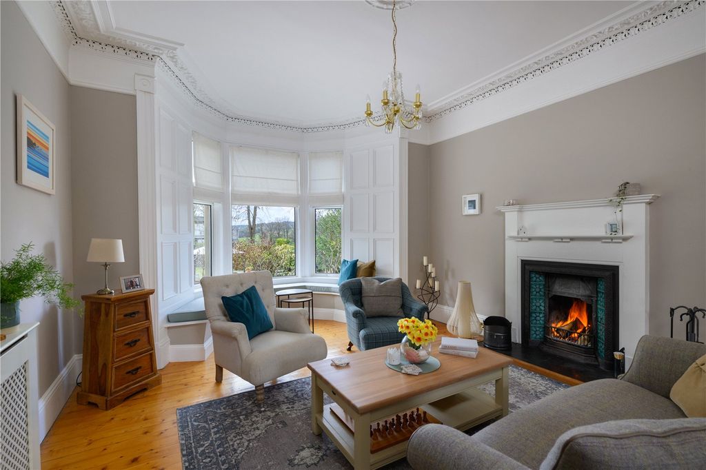 Property photo 3 of 26 Sitting Room