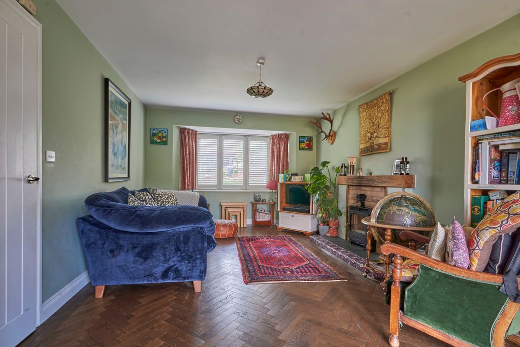 Property photo 3 of 18 Living Room