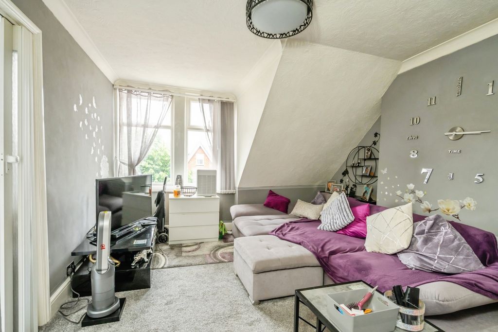 Property photo 2 of 9 Pbox-Img.Jpg