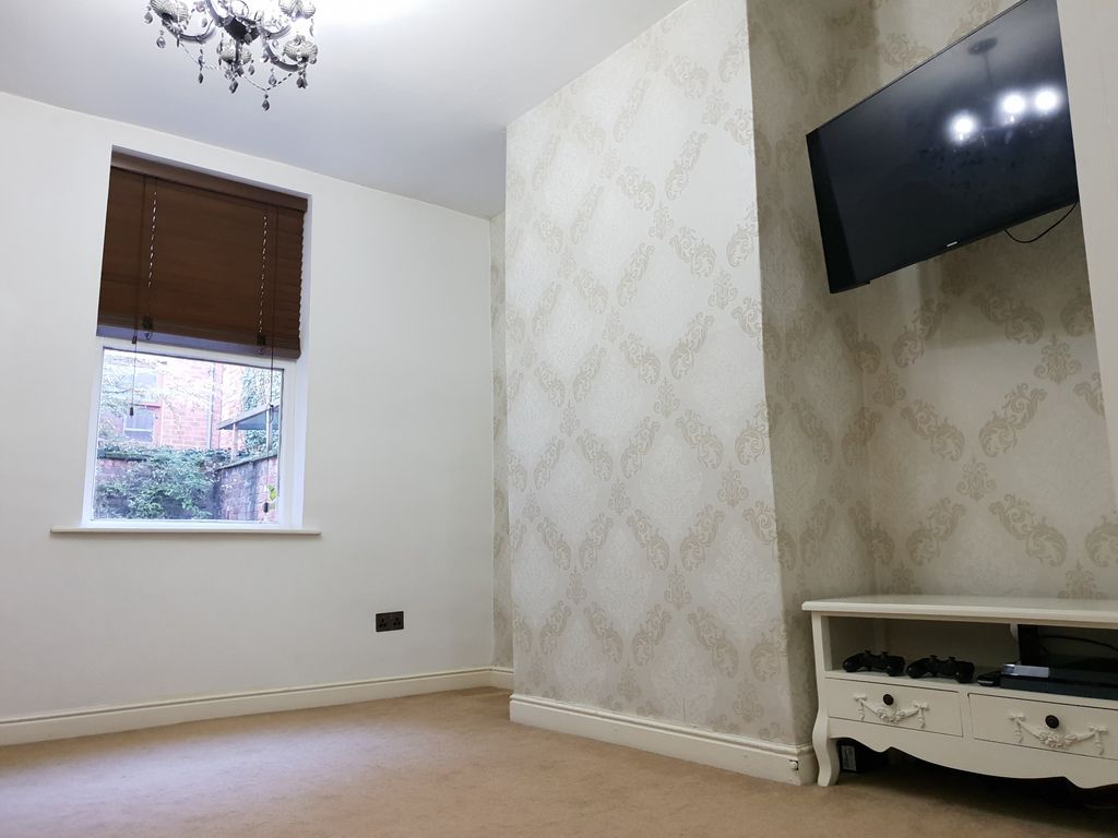 Property photo 2 of 25