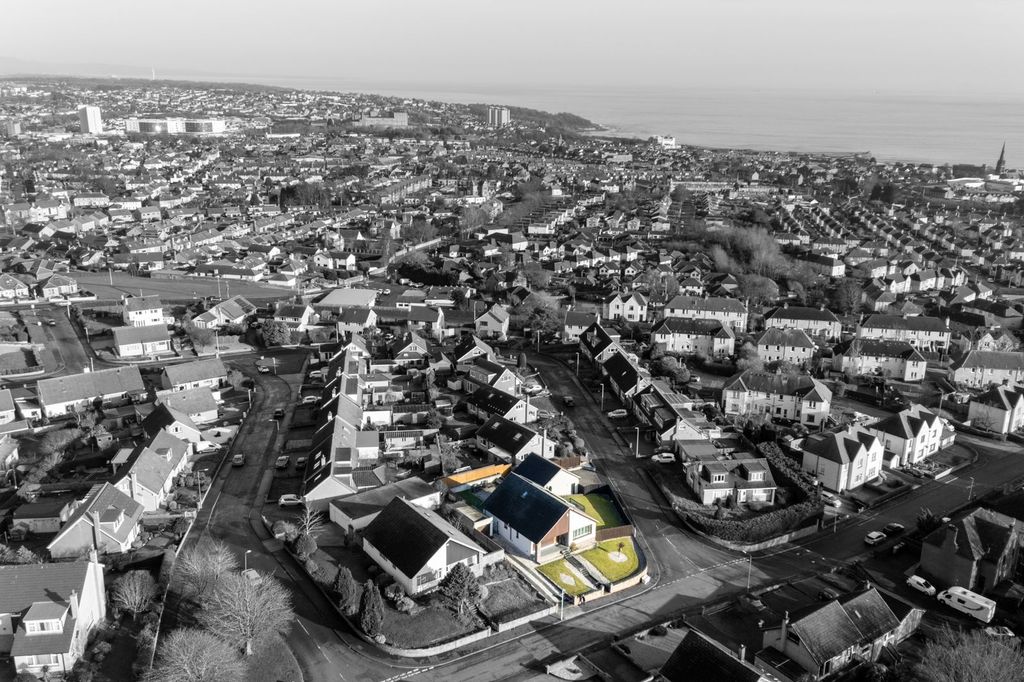 Property photo 2 of 37