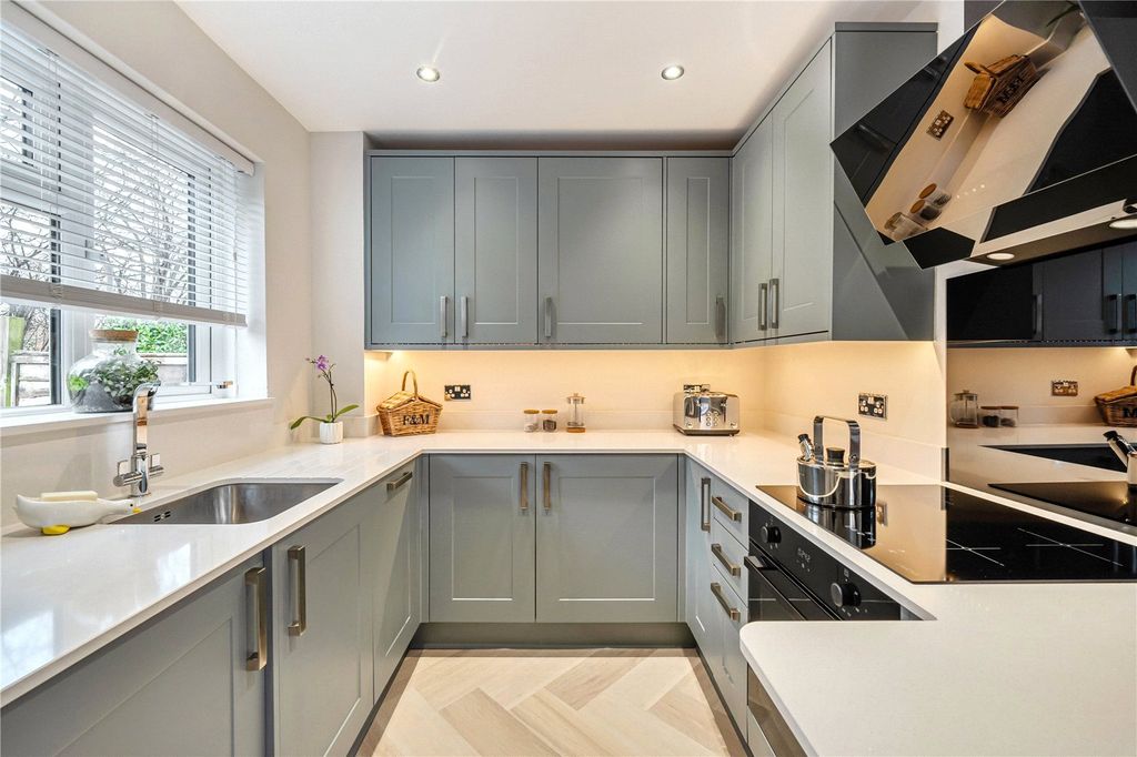 Property photo 1 of 20 Kitchen