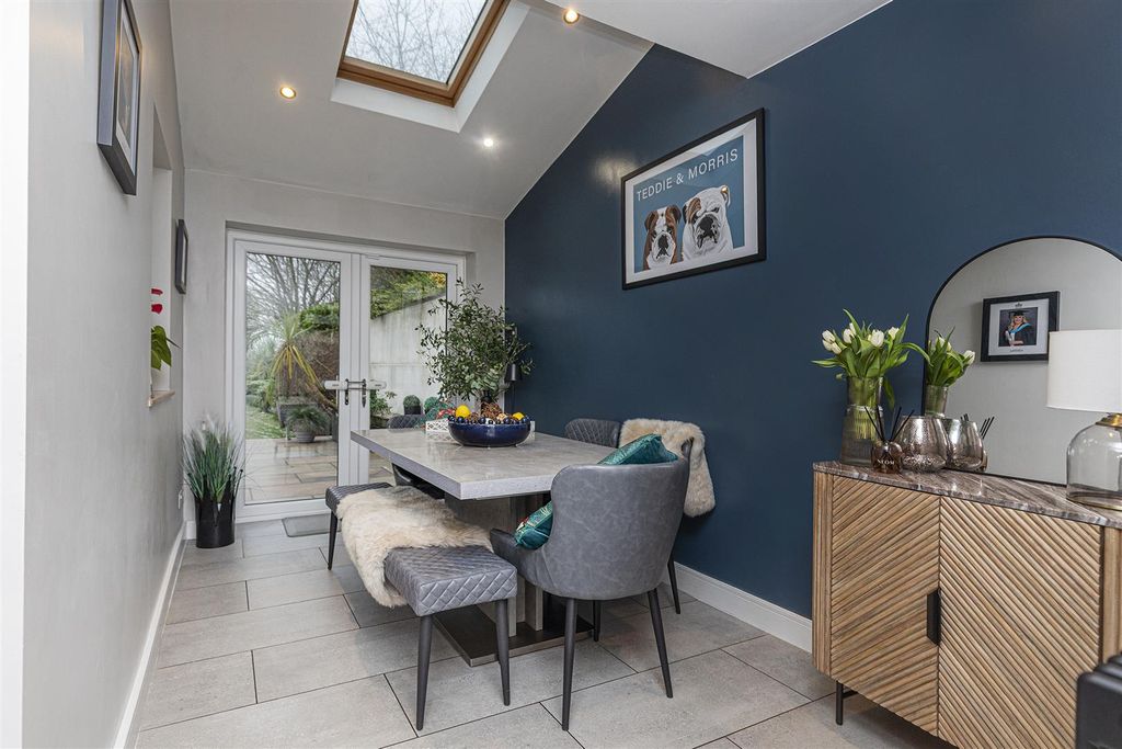 Property photo 3 of 56 Living/Kitchen/Diner